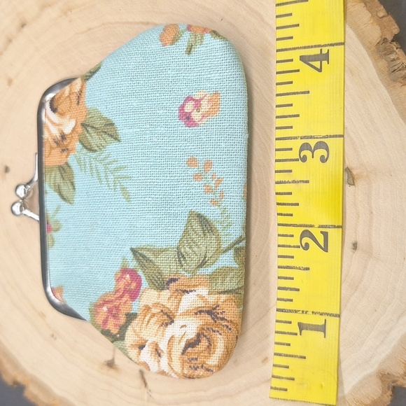 🌸 Floral Canvas Coin Purse – Vintage Kiss Lock Style - Picture 5 of 8